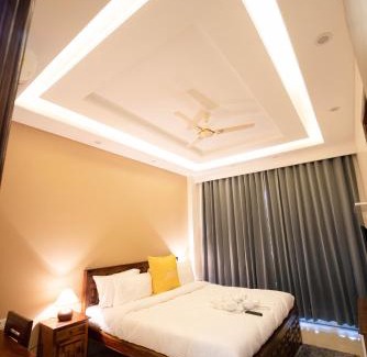 DLF Phase 5 Apartment | Lime Tree Two BHK Service Apartment Golf Course Road Gurgaon