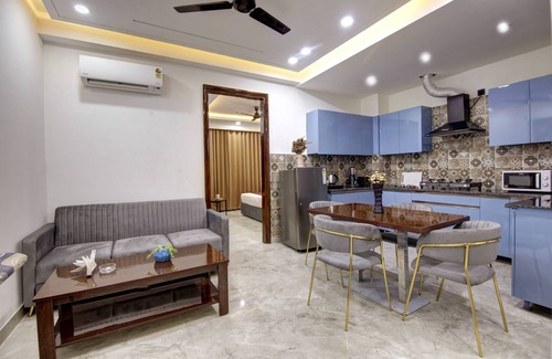 Gurugram Apartment | Lime Wood Stay Near Huda City Centre