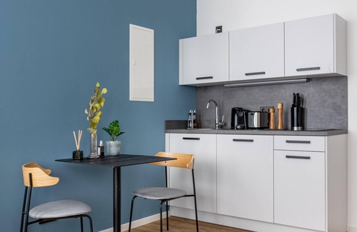 Innenstadt - Sankt Ulrich-Dom Hotel | Limehome Augsburg Annastraße
