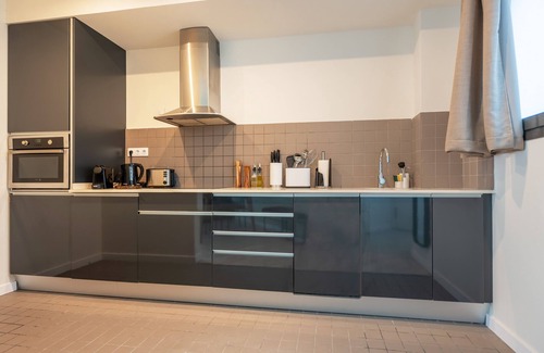 Hostafrancs Apartment | Limehome Barcelona Rector Triadó