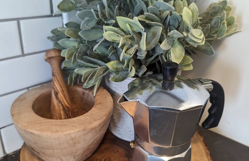 Chicago Apartment | Lincoln Square Oasis - Bright, Clean and in Great Location