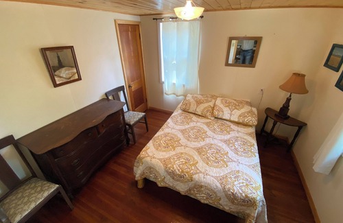 Brill Cabin | Lincolnwood Resort Cabin 6