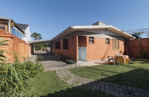 Xangri-La House | Linda casa c Wi-Fi à 400m da Praia de Xangri-lá/RS