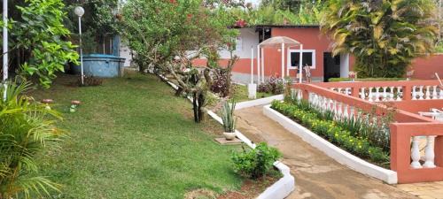 Mairinque House | Linda Chácara com Piscina Churrasqueira e Wi-FI