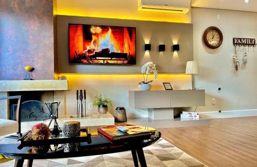 Carniel Apartment | Lindo e aconchegante com lareira cond c/piscina