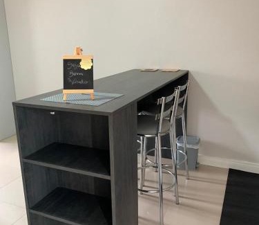 Rio Branco Apartment | Lindo JK para 2 pessoas com garagem wifi e ar condicionado