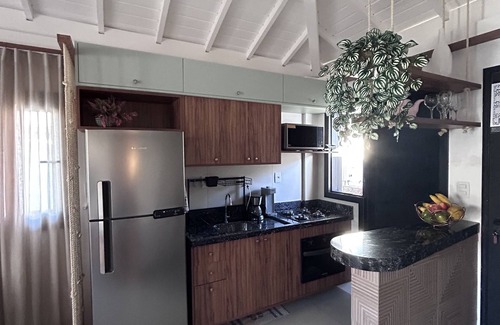 Acu da Torre Apartment | Lindo Quarto e Sala Decorado em Praia do Forte