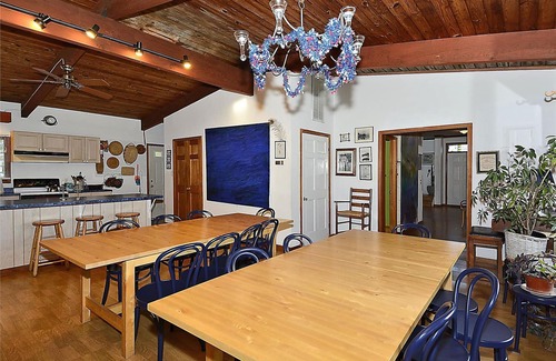 North Shores House | LINENS & DAILY ACTIVITIES INCLUDED*!. PRIVATE BEACH/COMMUNITY POOL/SLEEPS 18