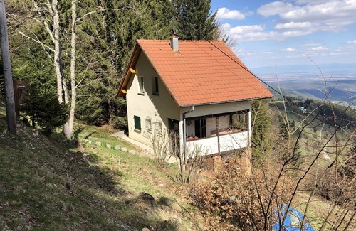 Linthal Ski Chalet | Linthal, individual chalet with veranda located in the mountains at 1050 meters above sea level