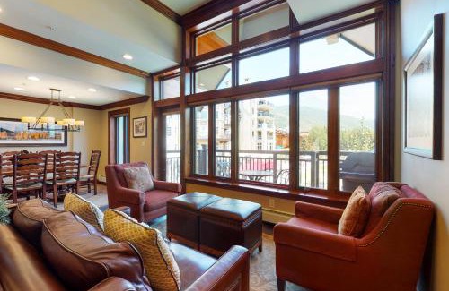 Vail Ski Chalet | Lion Square Lodge East 313