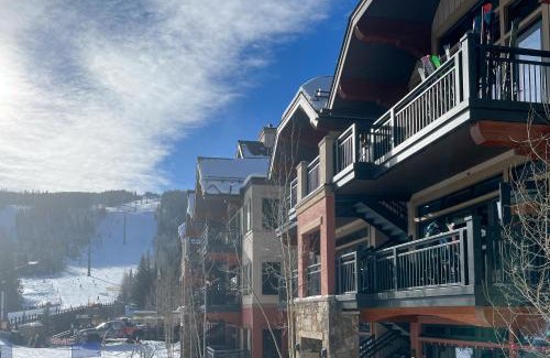 Vail Ski Chalet | Lion Square Lodge East 313