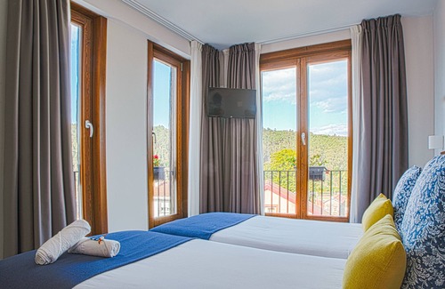 Lires Hotel | LiresCa