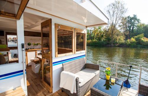 Priepert Boat Rental | Lisa Boot 1