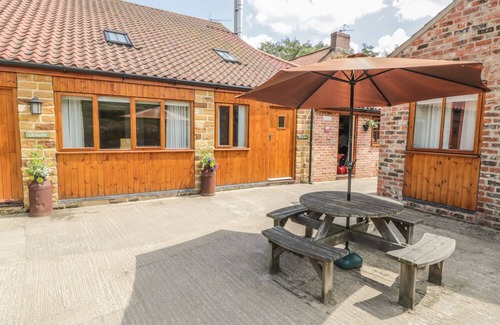 Thirsk Cottage | LITTLE BYRE COTTAGE, family friendly, with a garden in Thirsk