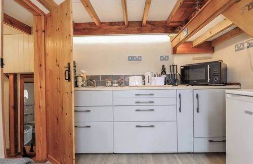 Quethiock Cottage | LITTLE COOMBE, pet friendly, with a garden in Liskeard