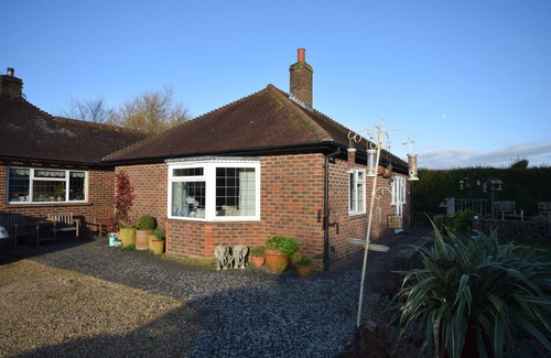Chichester Apartment | Little Crossways , Goodwood - an annexe that sleeps 2 guests in 1 bedroom