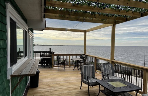 Heislerville House | little house packs a punch on Delaware Bay NJ