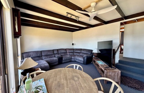 Albany Apartment | Little Innes - affordable accommodation with a view
