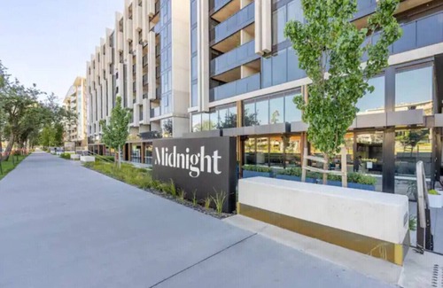 Braddon Apartment | Little Midnight 2 in the heart of town