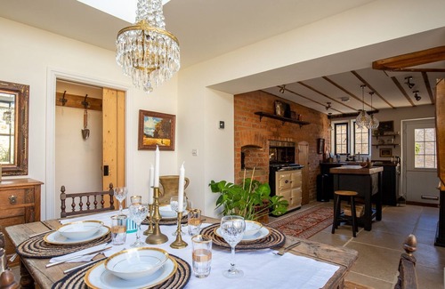 Chipping Norton Cottage | Little Oakley Cottage - sleeps 4 guests in 2 bedrooms