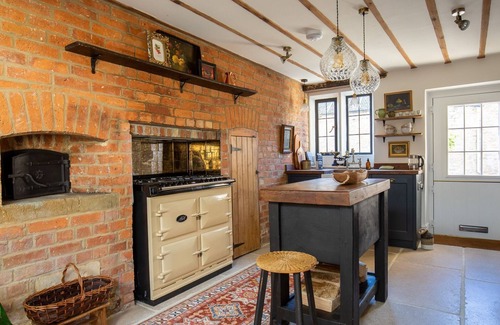 Chipping Norton Cottage | Little Oakley Cottage - sleeps 4 guests in 2 bedrooms