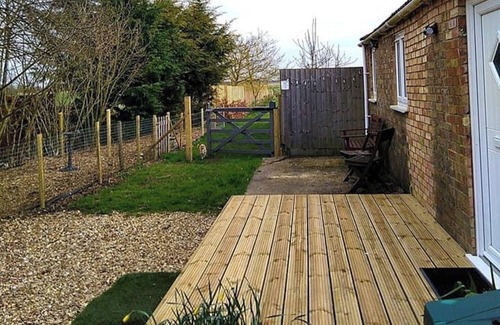 Tilney Fen End Cottage | Little Owls Nest - 2 Bed - Pet Friendly w Field