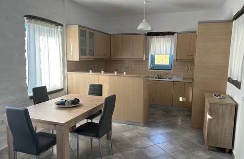 Korissia House | Little Seashell-Relaxing holidays overlooking the picturesque harbor