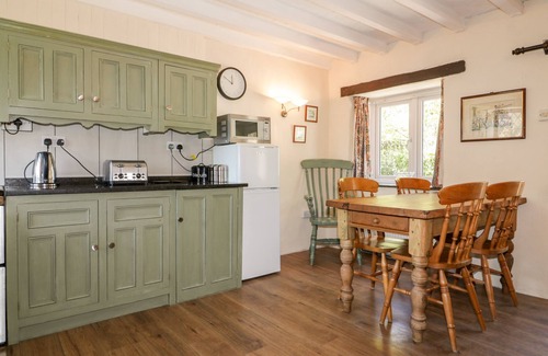 Fivelanes Cottage | LITTLE TRESPETTIGUE, pet friendly, with open fire in Altarnun