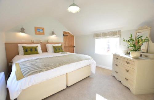 Melton House | Little Turnpike Cottage, Melton