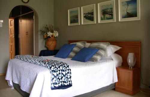 Wingate Park Bed & Breakfast | Little Umhlanga. Sunflower suite.