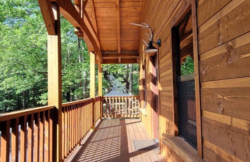 Mena Cabin | Little Wolf Cabins/The Cedar Creek Cabin close to WPG West Traiheads