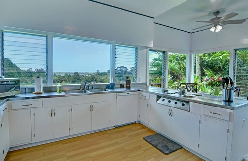 Hilo House | Live a Piece of History at My Hilo Home