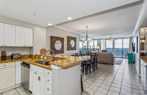 Navarre Beach Condo | Live the life of luxury and indulge in this beautiful, Gulf front condo!