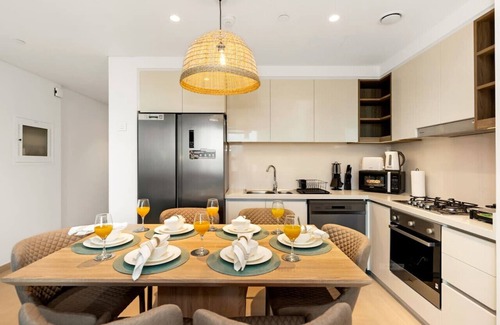 DIFC Apartment | Lively 2BR btwn DIFC & Downtown