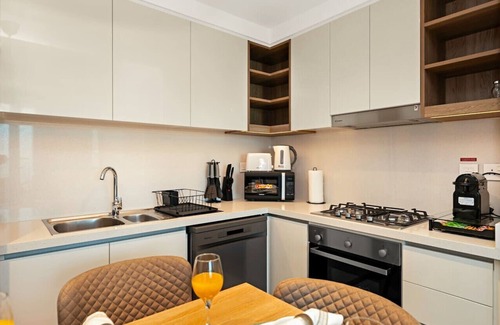 DIFC Apartment | Lively 2BR btwn DIFC & Downtown