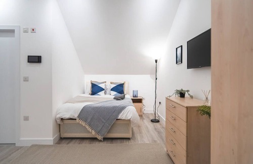 Westcliff-on-Sea Apartment | Livestay Luxury Studio Flat in Southend-on-Sea 9