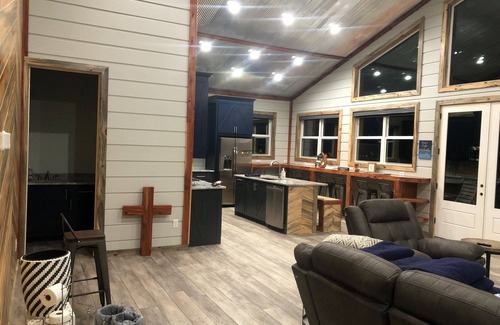 Glenwood Cabin | Livin on the Edge on the Caddo River