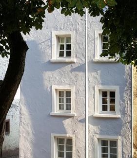 Dudeldorf Apartment | Living-in-History: Heidi Braun Cottage