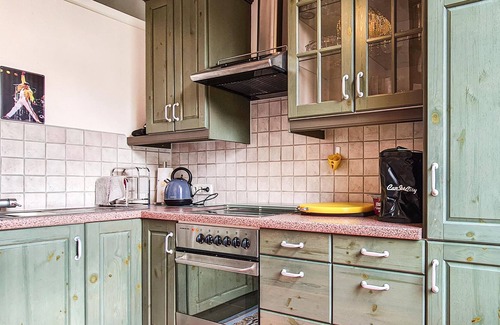 Lelkendorf Apartment | Living in the castle with panoramic views.