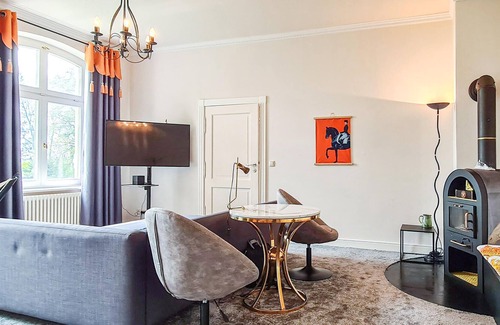 Lelkendorf Apartment | Living in the castle with panoramic views.