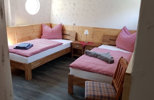 Weilburg Boat Rental | Living ship on the Lahn