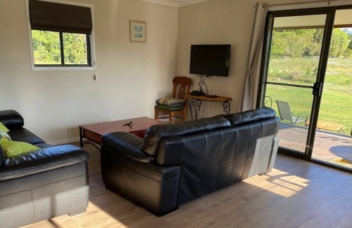Pinbarren Cabin | Lizard Lodge Farmstay-Families-Horse Riders-Nature