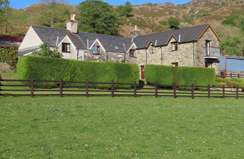 Dolgellau House | Llety Tyddynmawr in the beautiful Dolgellau