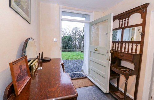 Llandysul Cottage | LLWYNCADFOR FARM, pet friendly, with open fire in Newcastle Emlyn