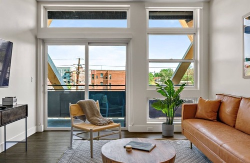 Highland Condo | Local Artist-Inspired Prudden Loft | Espadín LoHi