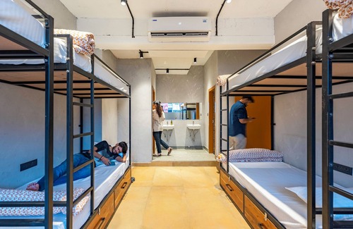 Varanasi Hotel | LOCAL LOK
