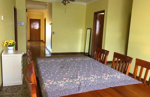Pascoe Vale South House | Located halfway between the airport and City