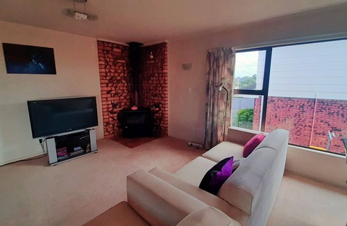 Browns Bay Apartment | Located in Auckland, 15 km from Harbor Bridge.