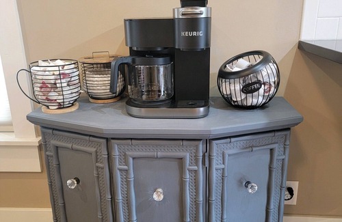 South Central House | Located in close proximity to Willamette University, 2 bedroom 2 bath.