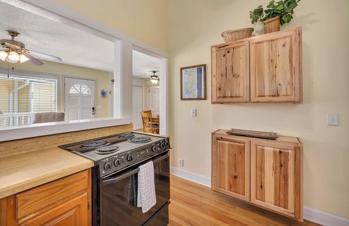 St. Simons Island House | Located in Sea Palms with beautiful Marsh views!